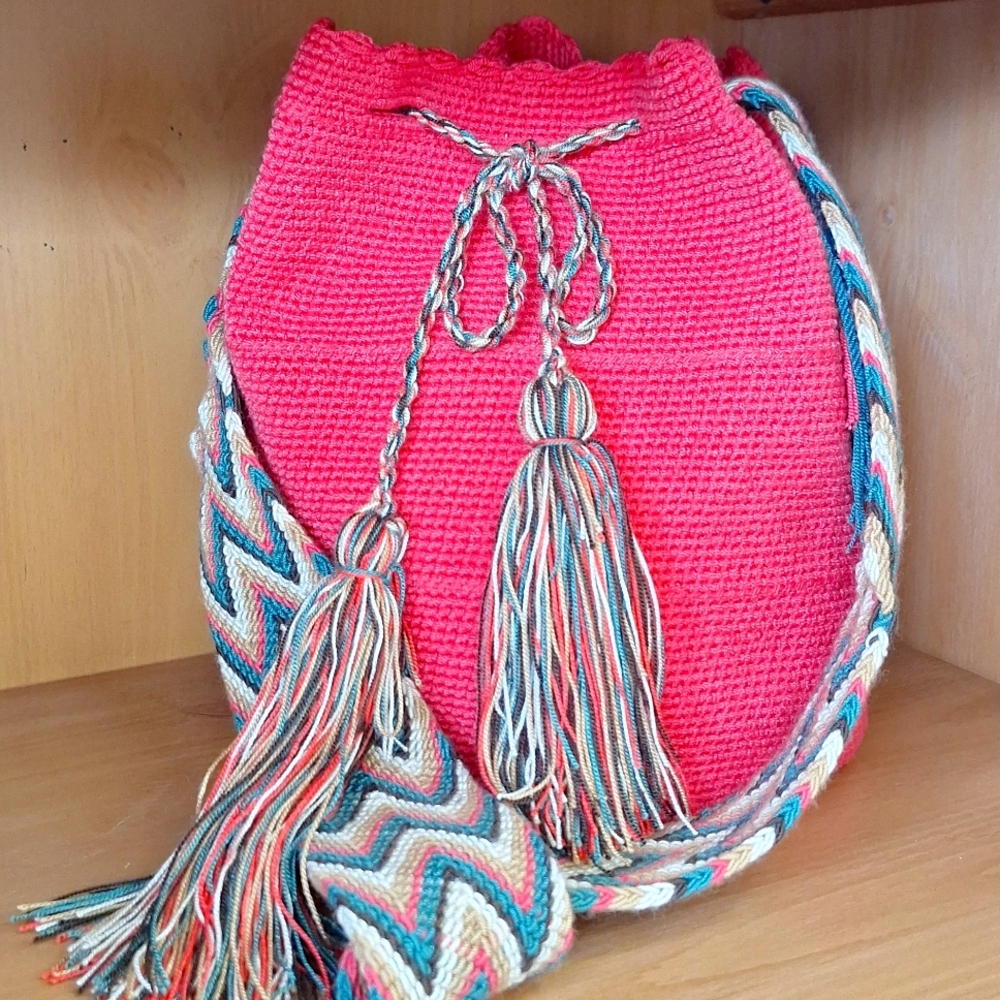 Wayuu Coral  Hobo Bag 100% cotton Made in Colombia "Hand Made"